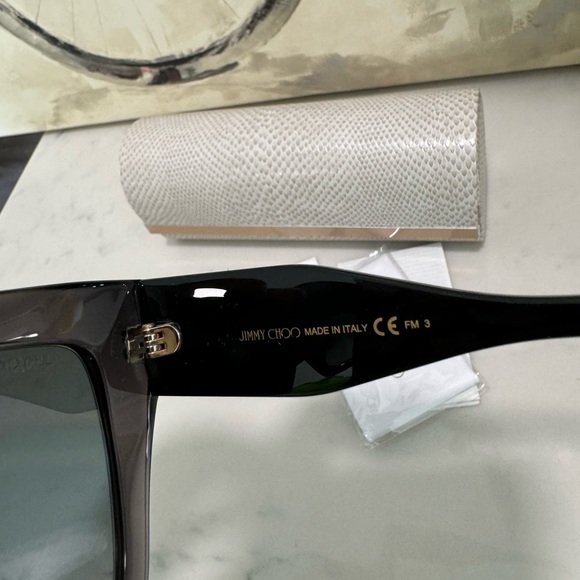 SOLD❤️✨JIMMY CHOOSE Eleni glittery sunglasses 🖤 - Picture 8 of 16